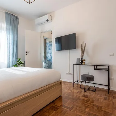Ych-bright And Cozy Flat In Pigneto ローマ